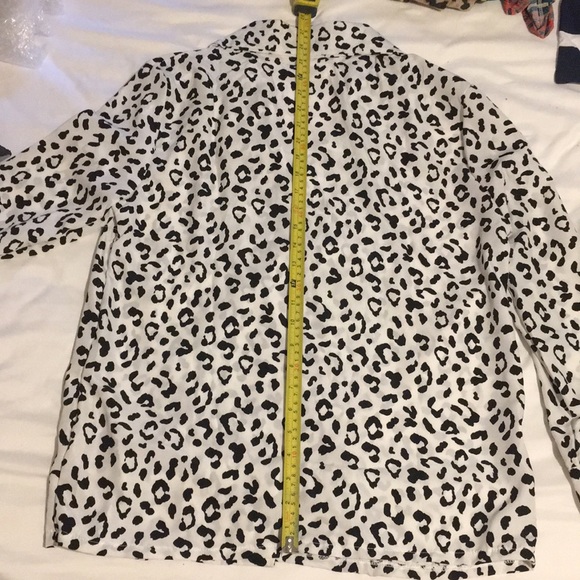 LAST ONE 2 TIMES HOST PICK Animal Print Shirt M/L - Picture 6 of 7